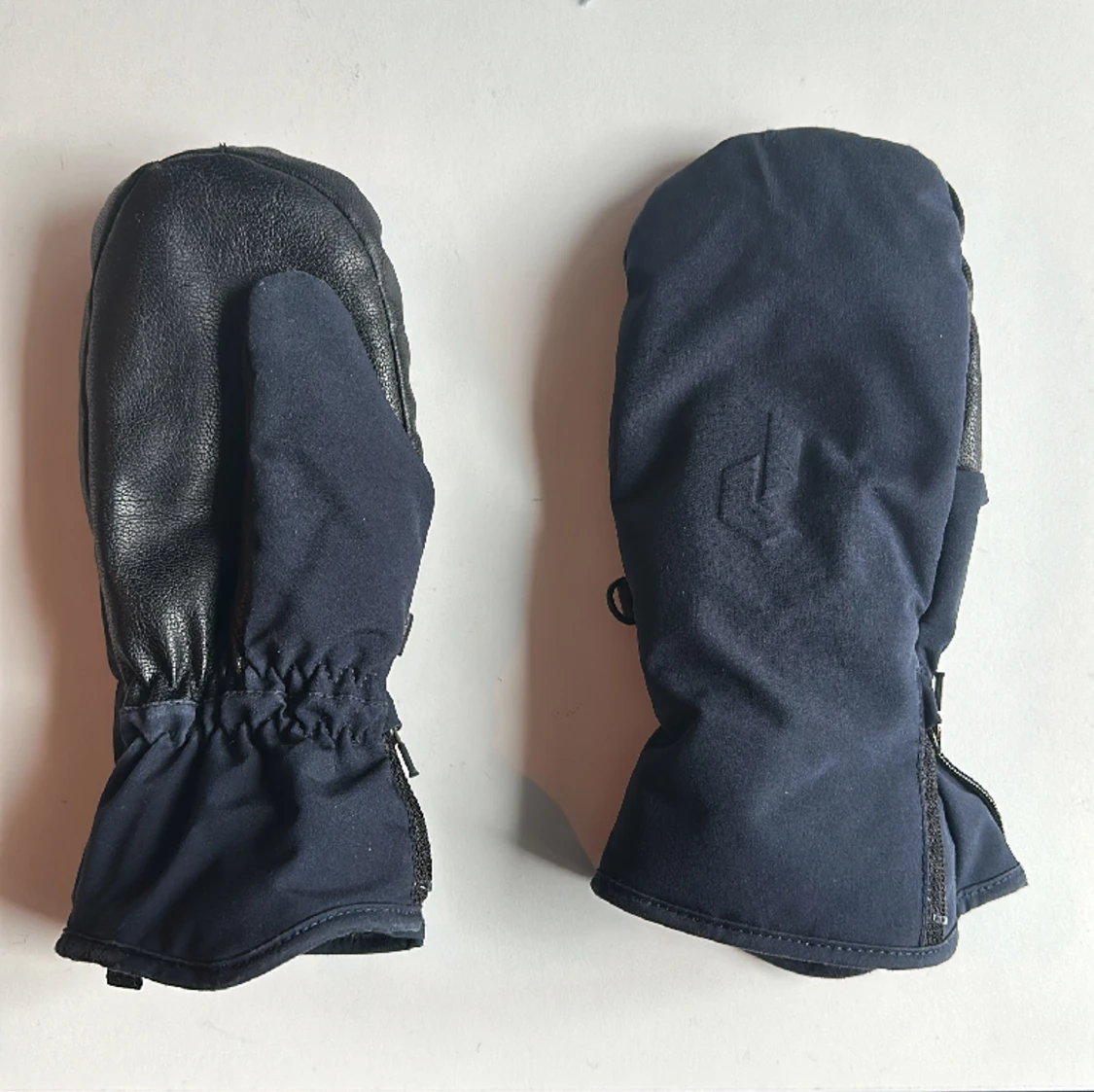 Blåa Peak Performance Vantar