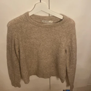 Stickad tröja  - Stickad tröja, sällan använd 