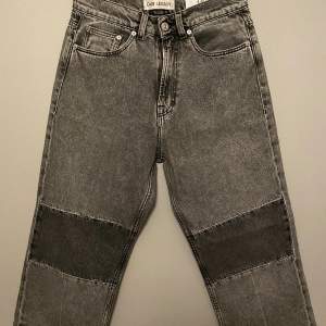 Hej:) säljer nu mina our legacy EXT third cut jeans i storlek 28/32. Använda 1-2 gånger i somras när jag köpte dem annars har dem bara legat i garderoben. Priset är inte hugget i sten och går att diskuteras. Hör av dig vid minsta lilla fråga😊