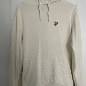 Lyle Scott hoodie - Säljer min Lyle Scott hoddie, använd ett par gånger men är i bra skick. 