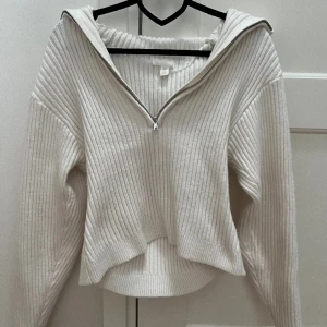 hm half zip - säljer denna super söta hm tröjan🩷🩷🩷