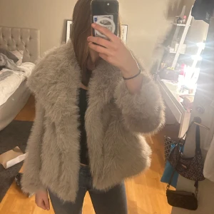 Pälsjacka - Jätte fin pälsjacka Jätte bra skick!