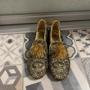 Quis Quis finskor  - Använd bara några gånger. Storlek 33. 