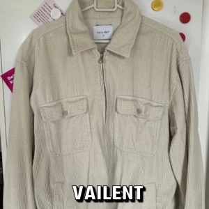 Vår jacka  - Stor i storleken 