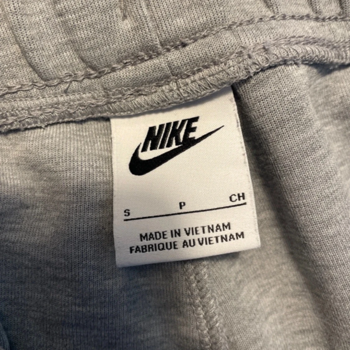 Gråa Nike tech shorts! - 91