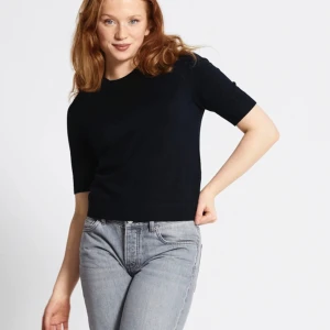 Stickad tröja  - Säljer min stickade tröja ifrån lager 157💕 tröjan är helt oanvänd och har därav inga defekter, skriv privat för egna bilder💕