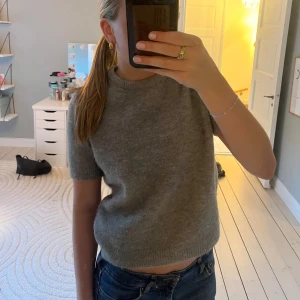 Zara topp - Stickad zara topp i storlek M men sitter som en XS/S orginal pris 349 knappt andvänd