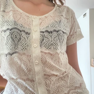 Spets blus  - Fin skjorta 