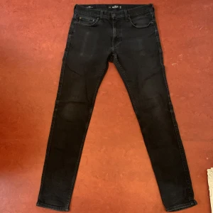 Hollister jeans - Skriv till mig för fler detaljer och om pris
