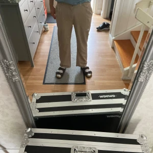 Linnebyxor i storlek M - Säljer dessa då dem inte passar min stil samt är för små. Köpt på marknad i Spanien därav priset 