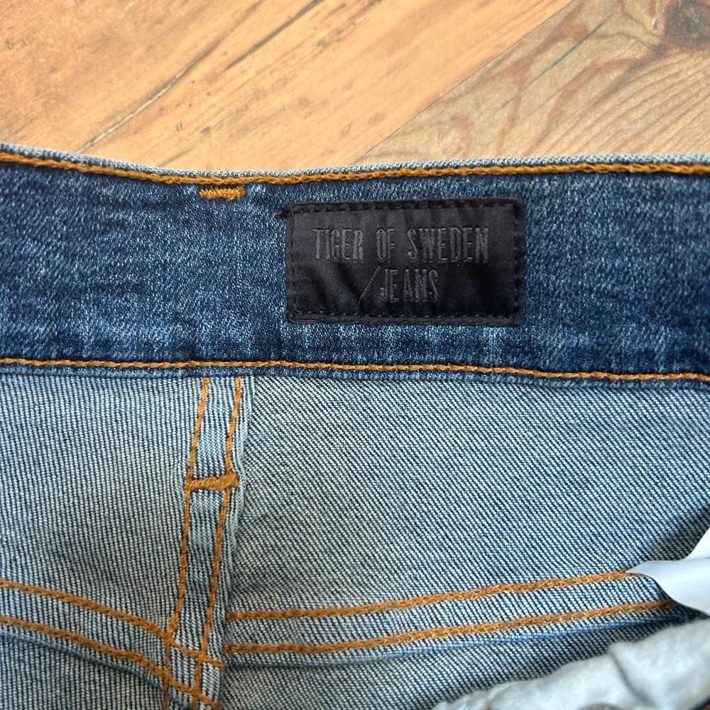 Ett par tiger of sweden jeans i väldigt bra skick, nästan helt oanvända. Jeansen är i modell Kelly och storleken 25/32. . Jeans & Byxor.