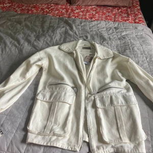 Bianca Jacka  - Jacka från Bianca ingrosso. storlek 34 men kan ja 36 då den är lite overzize. Aldrig använd