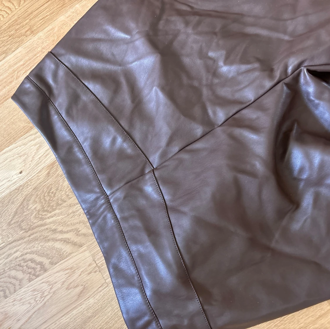 Svarta skinnbyxor  - 93