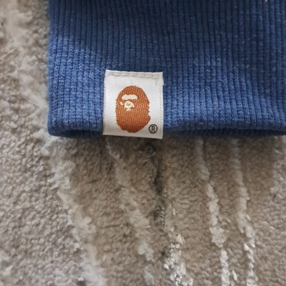 Bape Hoodie,har inte använt den på länge nu den har inga problem har inte använt den nån gång och allt är som de ska vara (pris kan diskuteras) - 93