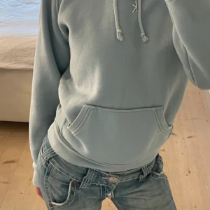 Hoodie - Superfin ljusblå hoodie🪽