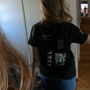 T-shirt  - Perfekt skick! Skriv vid frågor 