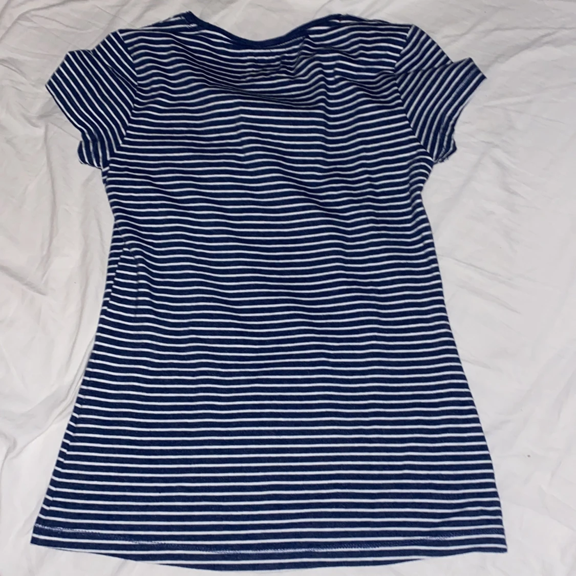 Blå och vit randig tröja - 92