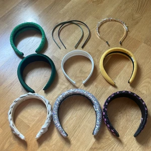 Diadem - Säljer mina diadem, kom provat för fler bilder och ytterligare information om pris osv.❣️