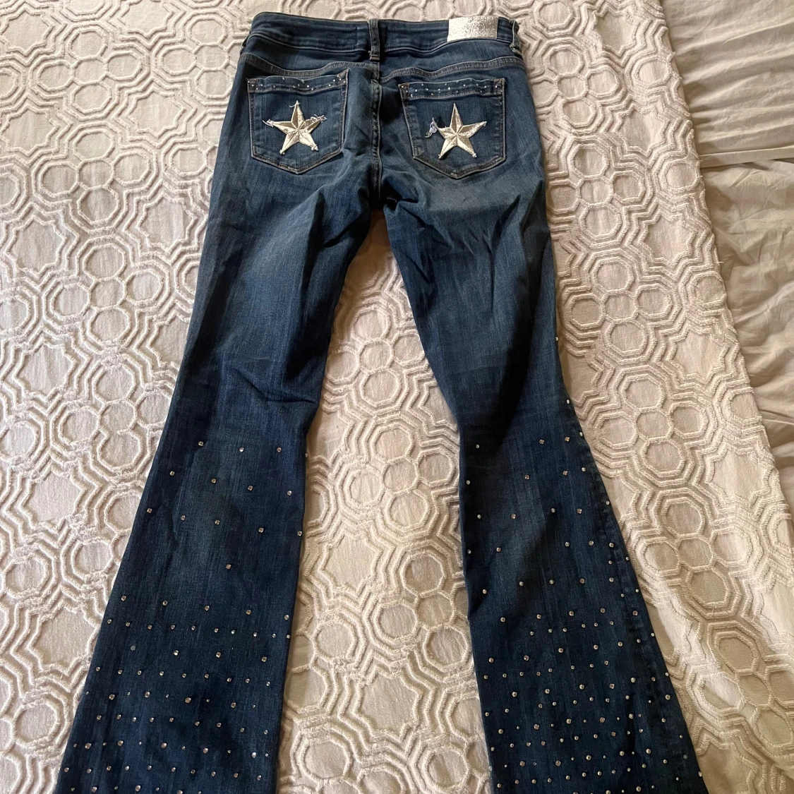 Lågmidjade bootcutjeans med glitter och stjärnor - 90