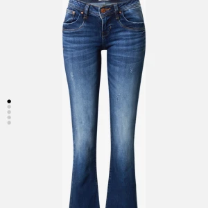 LTB jeans valerie - Säljer mina LTB jeans i färgen winona wash då de inte kommit till användning för de är förstora för mig, nypris är 1100💕