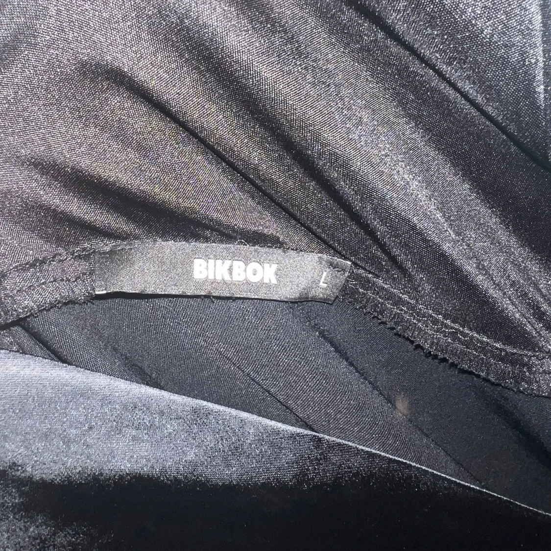 Satinklänning ifrån BikBok - 92