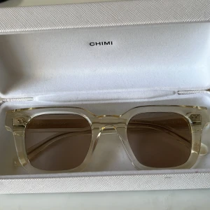 Chimi 04 - Säljer mina såå snygga chimis 04 i färgen light yellow💛💛💛nästan helt oanvända💞💞