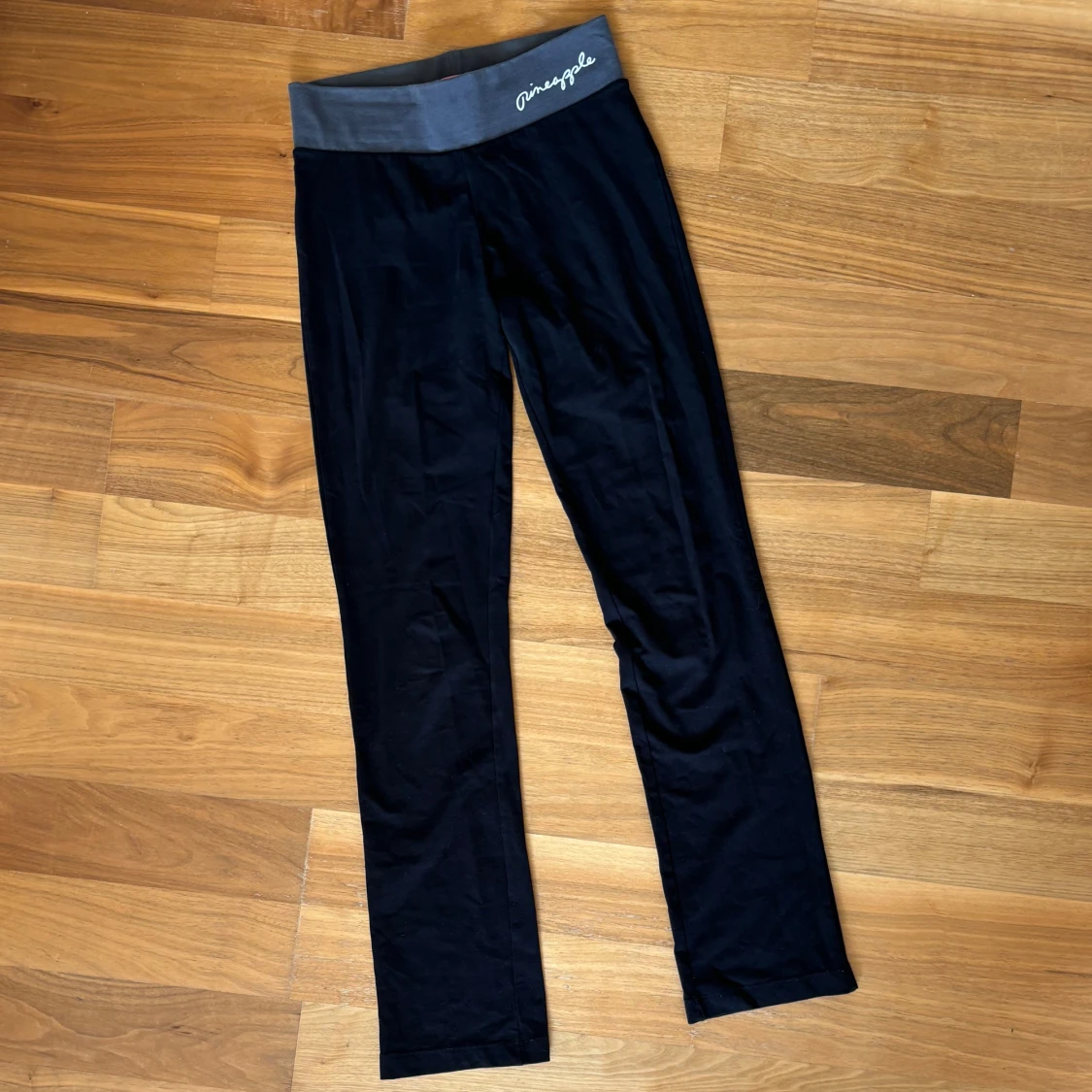 Pineapple bootcut yogabyxor - 92