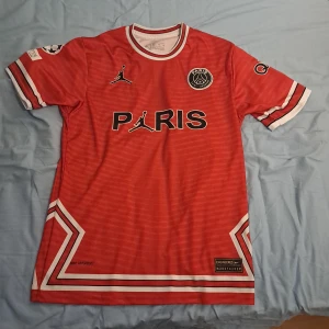 Psg tröja messi rare  - Riktigt bra skick storlek 176 