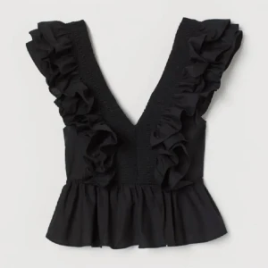 Hm blus  - Säljer denna slutsålda blus som ej kommer till använding 