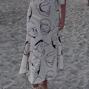 Kjol  - Säljer min älskade kjol , i nyskick 