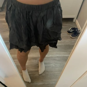 Volang kjol  - Bra skick, normal i storleken 
