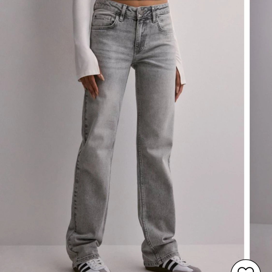 Grå jeans