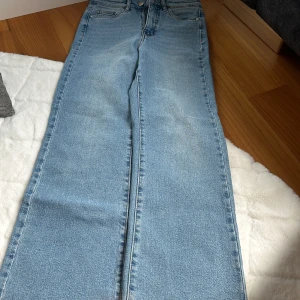 Jeans  - Bra skick 