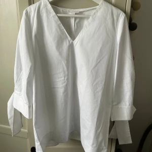 Tröja - Tröja från COS i storlek 36. Använd fåtal gånger.