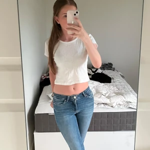 Söt brandy Melville t-shirt - Söt Brandy Melville topp Kan användas till vardags eller som pyjamas  Sparsamt använd utan täcken på användning  Storlek xs