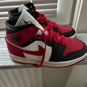 Jordans  - Ändvända få gånger pris diskuterbart vid snabb affär  Strlk 40