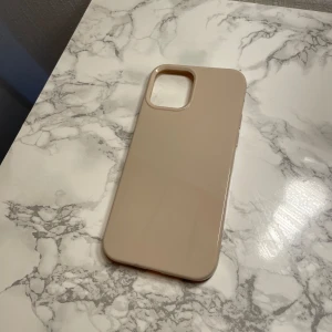 iPhone 12 - Oanvändt iPhone skal, hör gärna av er!💗