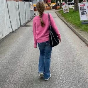 Gina tricot Jeans - Säljer dess väldigt fina bootcut, low waist jeans.  