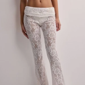 Spetsbyxor från Nelly  - Low waist och helt oanvända med lappen kvar