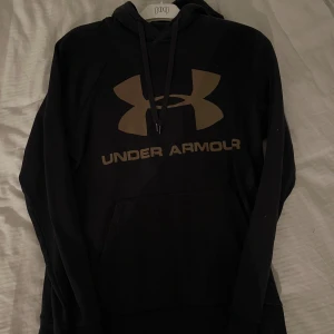 Under Armour hoodie - Snygg Under Armour hoodie