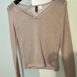 Topp med glitter  - Oanvänd 