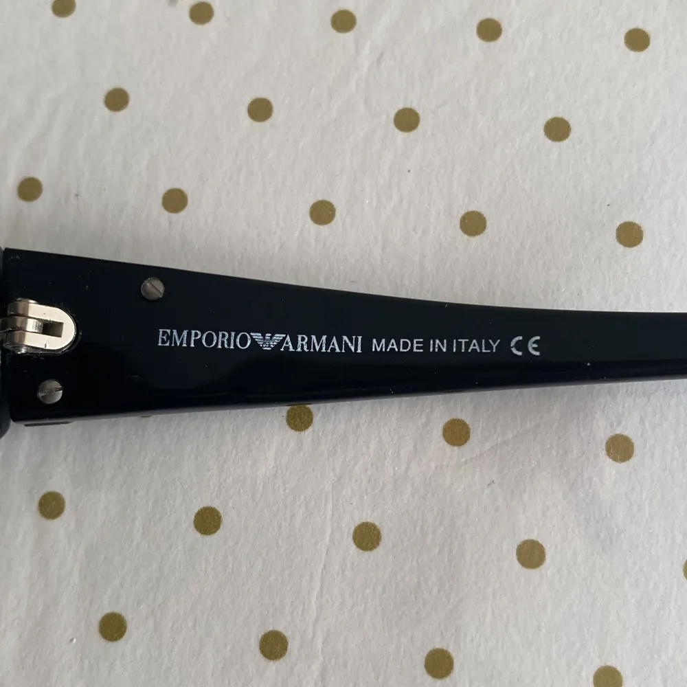 vintage emporio armani solglasögon i bra skick. Övrigt.