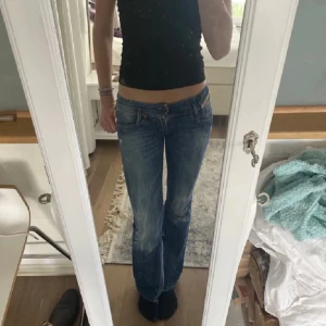 Disel jeans - Säljer dessa lågmidjade bootcut jeansen från Diesel då dem inte passade och därav är det också lånade bilder från förra! Köpte dem för cirka 500!