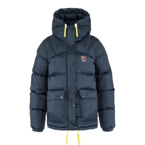 Fjällräven jacka dam - Jackan är i bra skick, väldigt bekväm och skön på vintern. Jag är 1,70 och storlek xxxs passar bra! Det är bara att fråga för mer bilder!