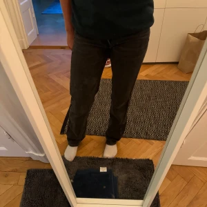 Midrise jeans - Säljer dessa så snygga jeans från zara!💞