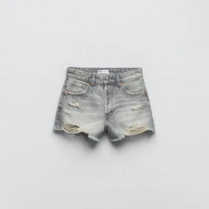 Zara shorts  - Aldrig använda endast testade lappen kvar små i storleken❤️