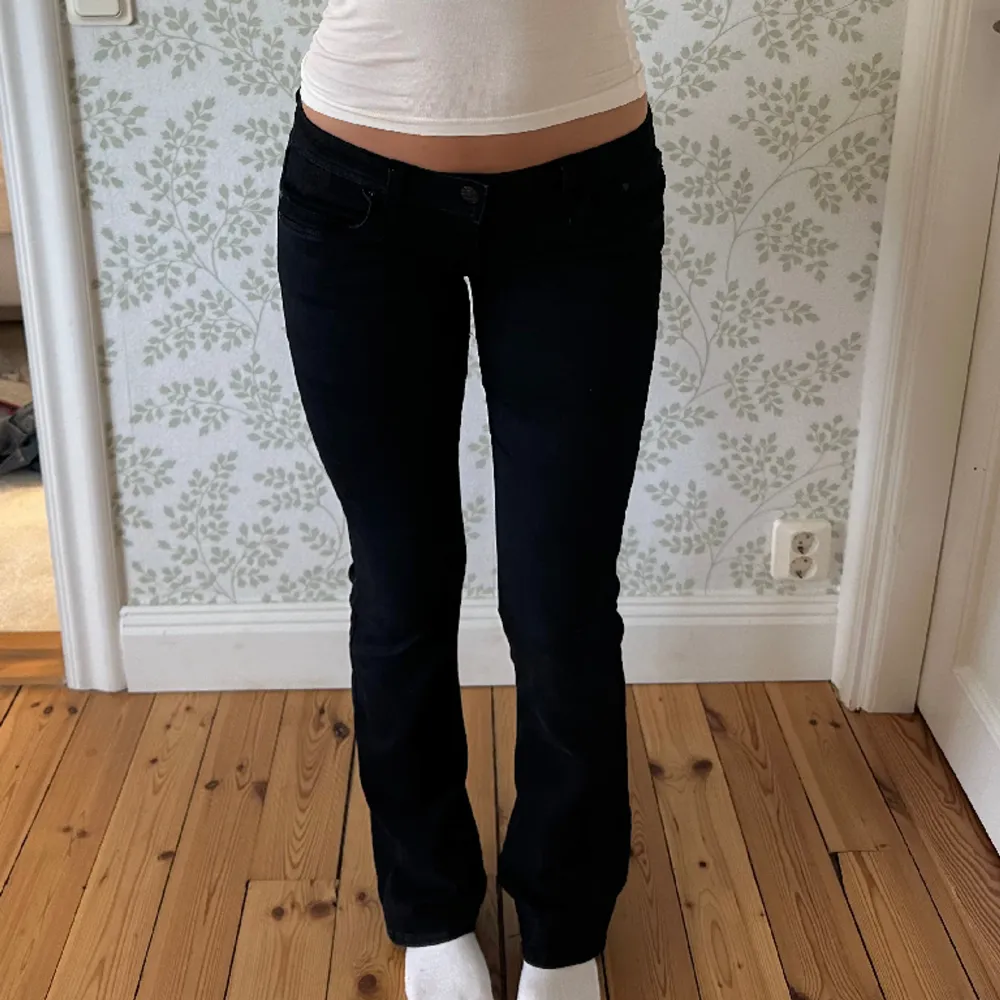Helt nya ltb jeans i modell valerie storlek 26/34 passar mig jätte bra som är 175. Nypris 800💞. Jeans & Byxor.