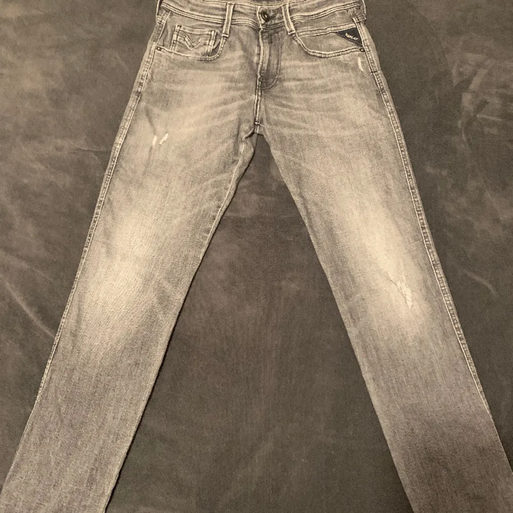 Snygga replay jeans i storlek 29/30. Modellen anbass. Mycket bra skick.. Jeans & Byxor.