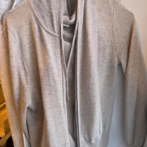 Soft goat tärka -  tröja från soft goat använd en gång, inga defekter. Superfin😁😁😁