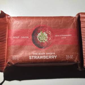 The body shop Strawberry soap  Original pris: 50kr